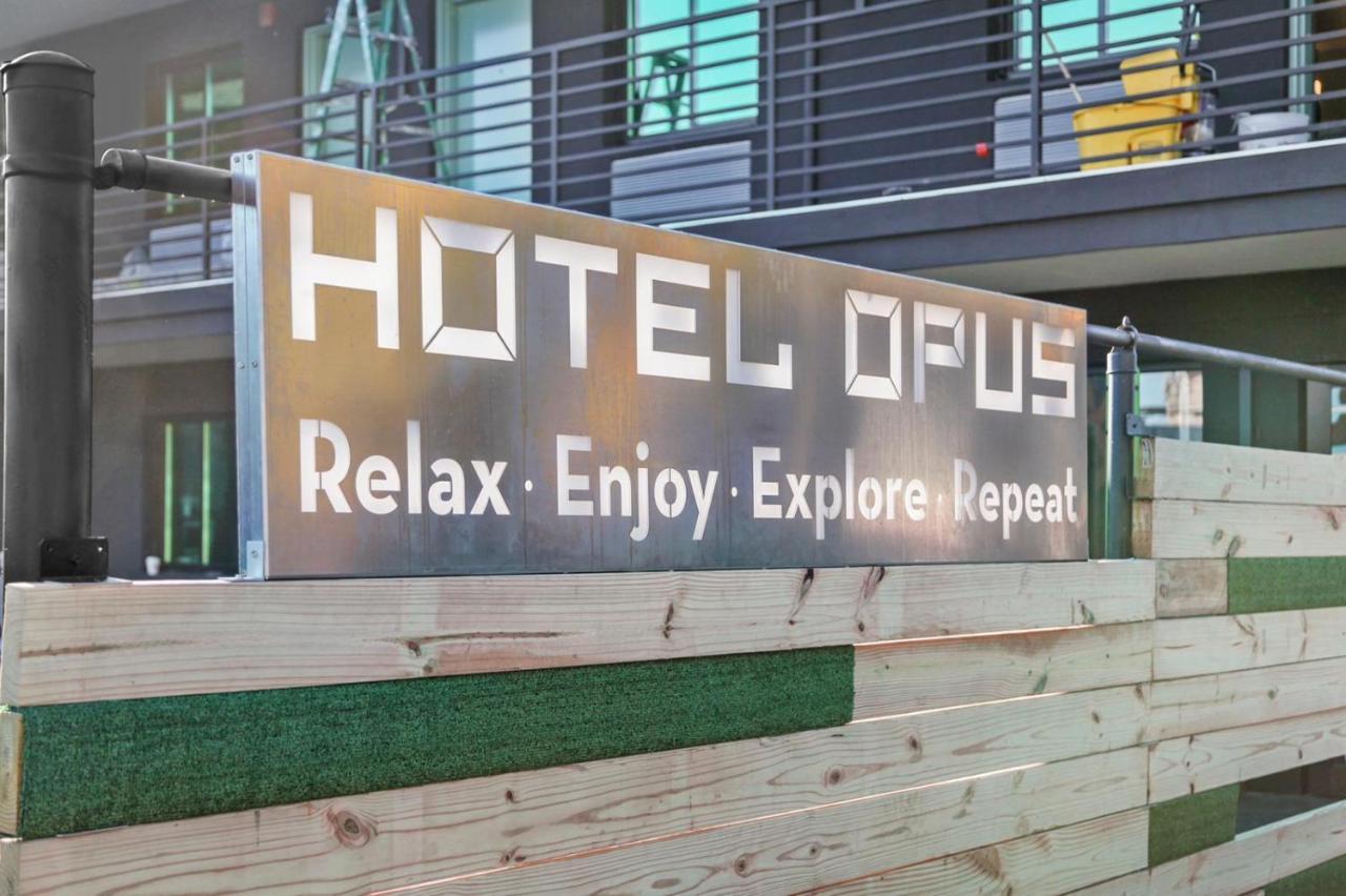 Hotel Opus Bronx Near Bay Plaza Mall New York Exterior photo