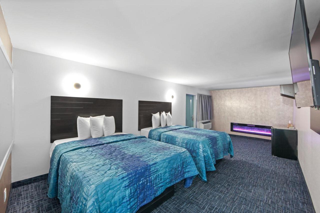 Hotel Opus Bronx Near Bay Plaza Mall New York Exterior photo